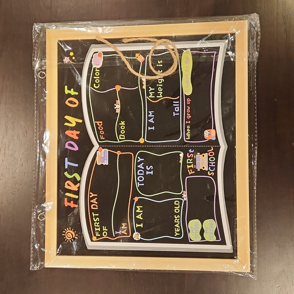 First & Last Day of School Chalkboard, NWT - Picture 1 of 16